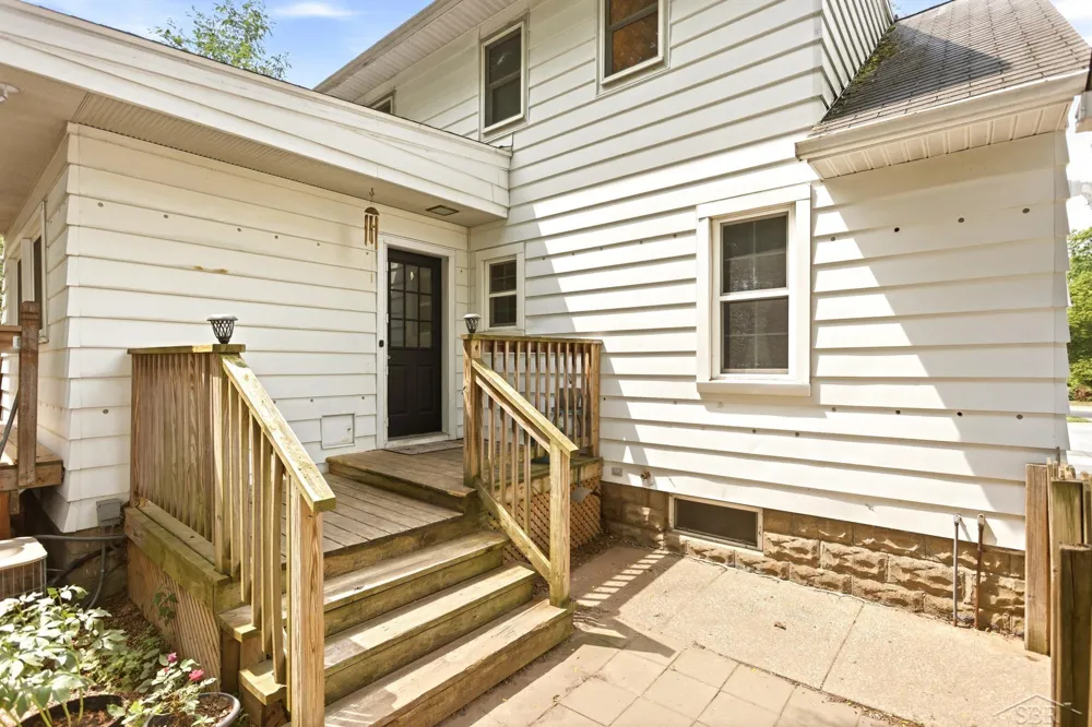 4518 Jefferson Avenue Midland City, MI 48640