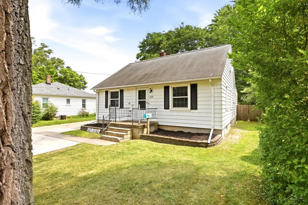 4518 Jefferson Avenue Midland City, MI 48640
