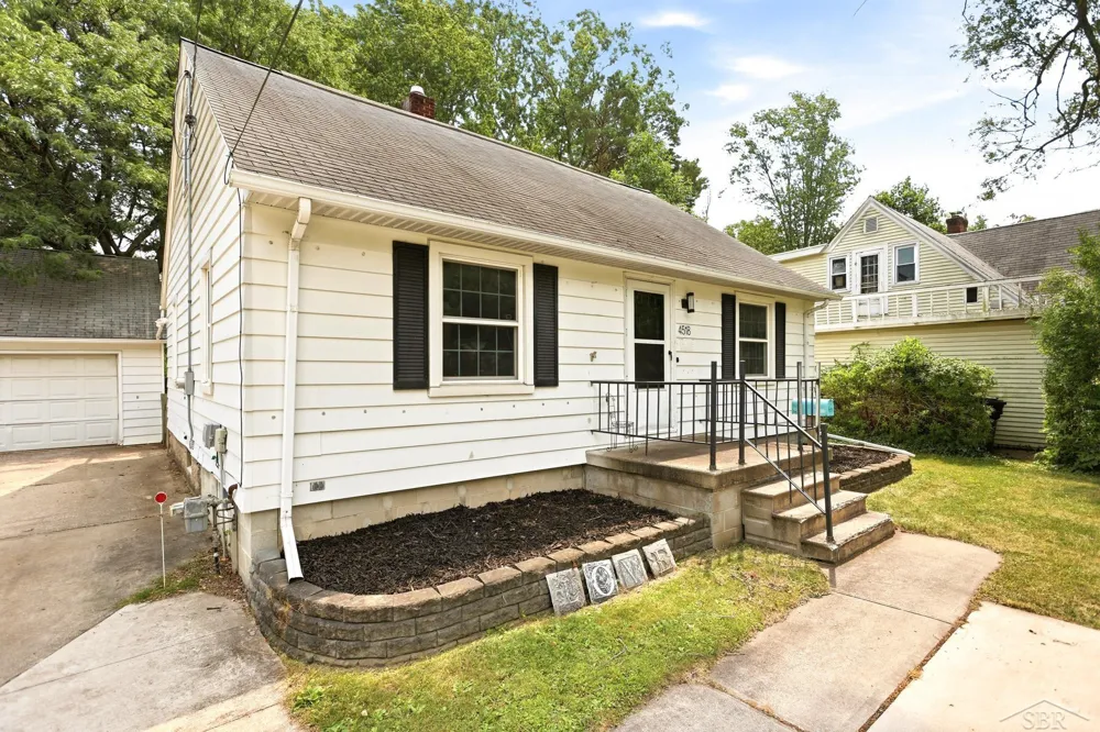 4518 Jefferson Avenue Midland City, MI 48640