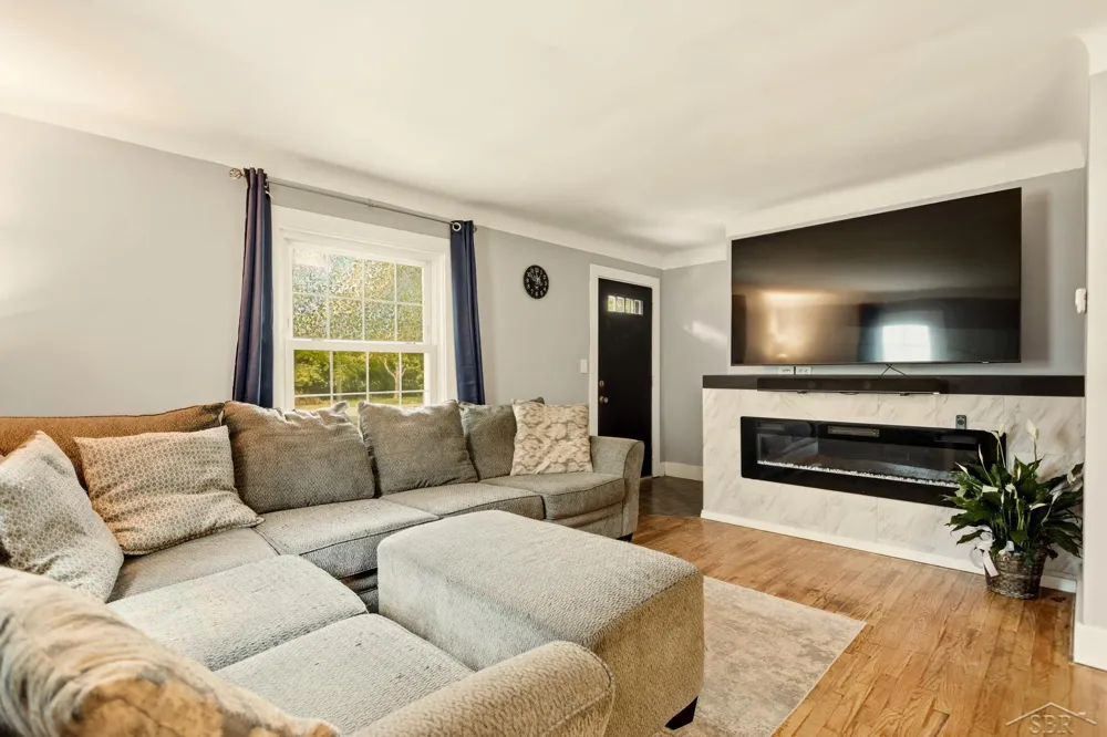 4518 Jefferson Avenue Midland City, MI 48640