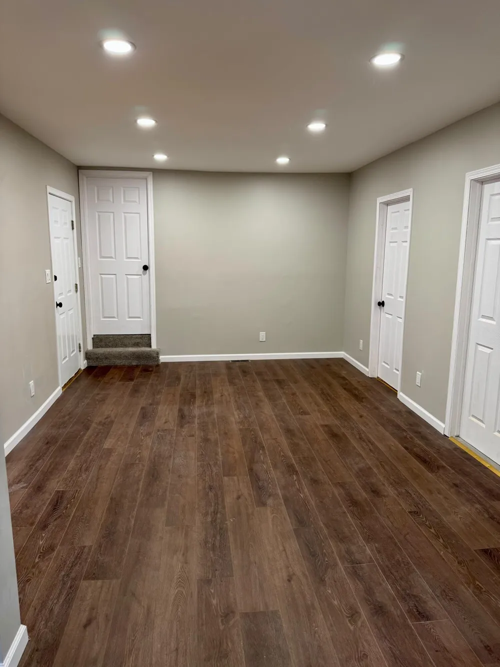 5169 Glenis Street Dearborn Heights City, MI 48125