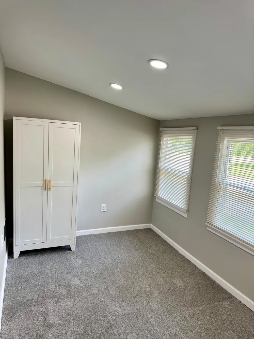 5169 Glenis Street Dearborn Heights City, MI 48125