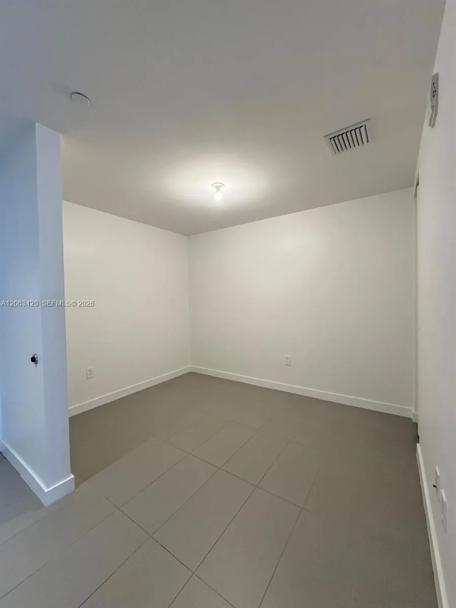 1600 NE 1st Ave #3611 Miami, FL 33132