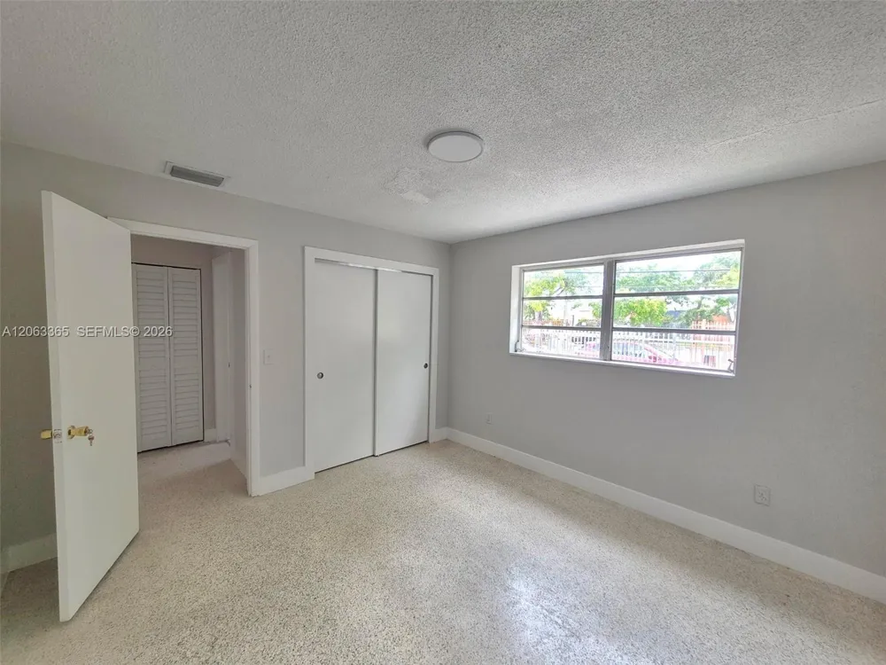 1715 SW 4th St #1717 Miami, FL 33135