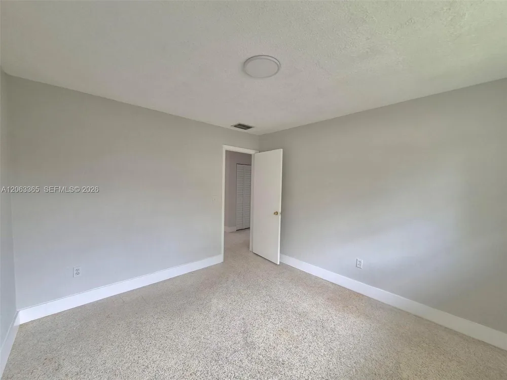 1715 SW 4th St #1717 Miami, FL 33135