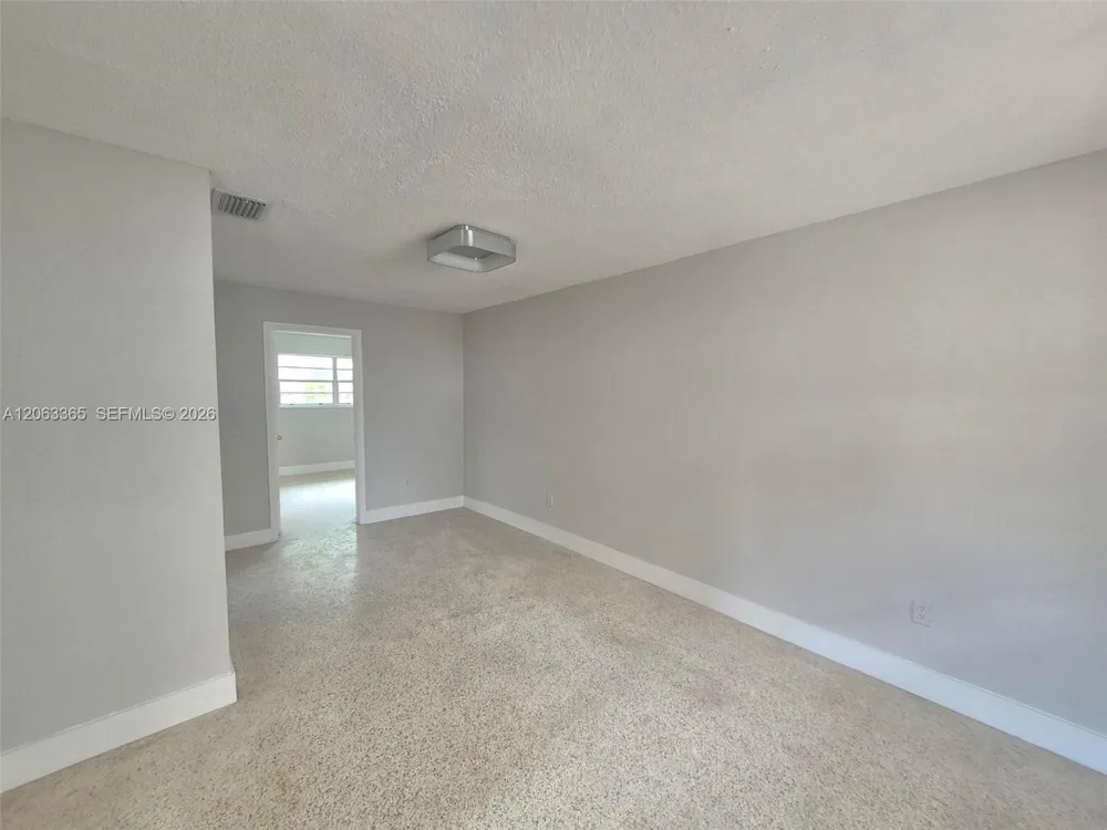 1715 SW 4th St #1717 Miami, FL 33135