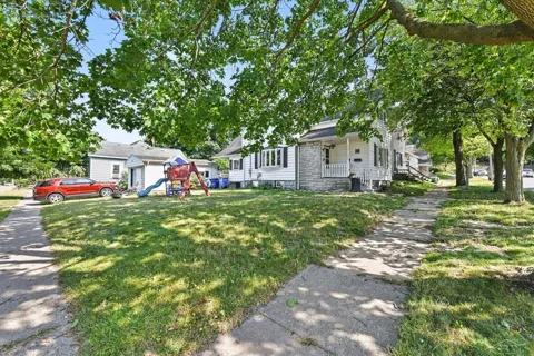 1003 Engelman Street