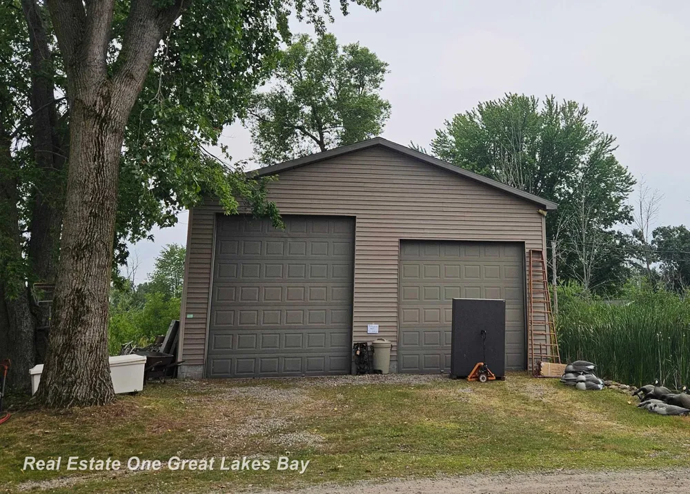 2180 Driftwood Road Standish Township, MI 48658
