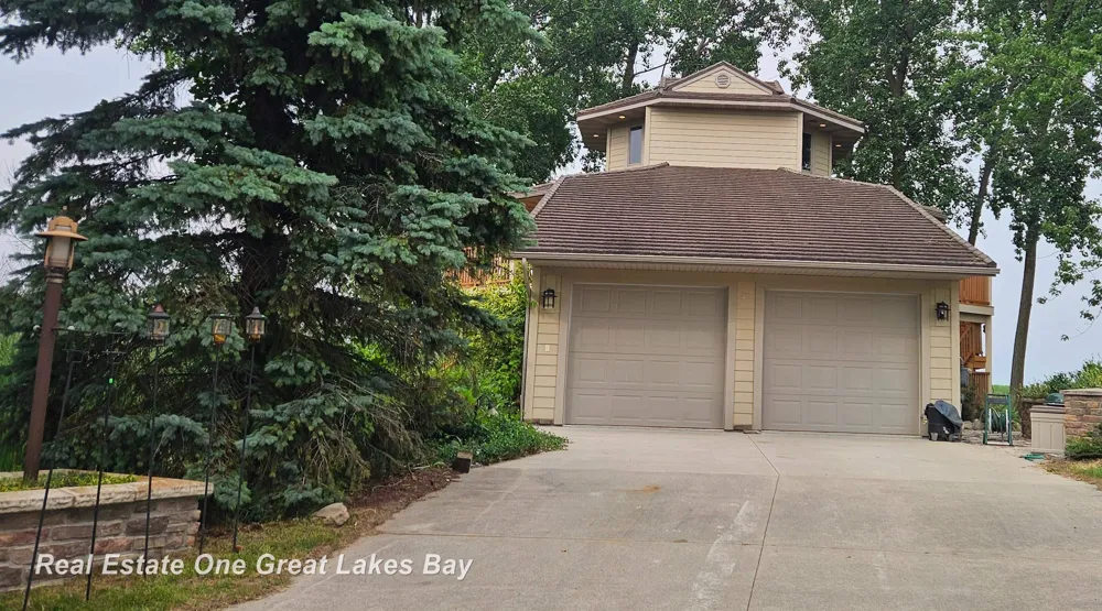 2180 Driftwood Road Standish Township, MI 48658