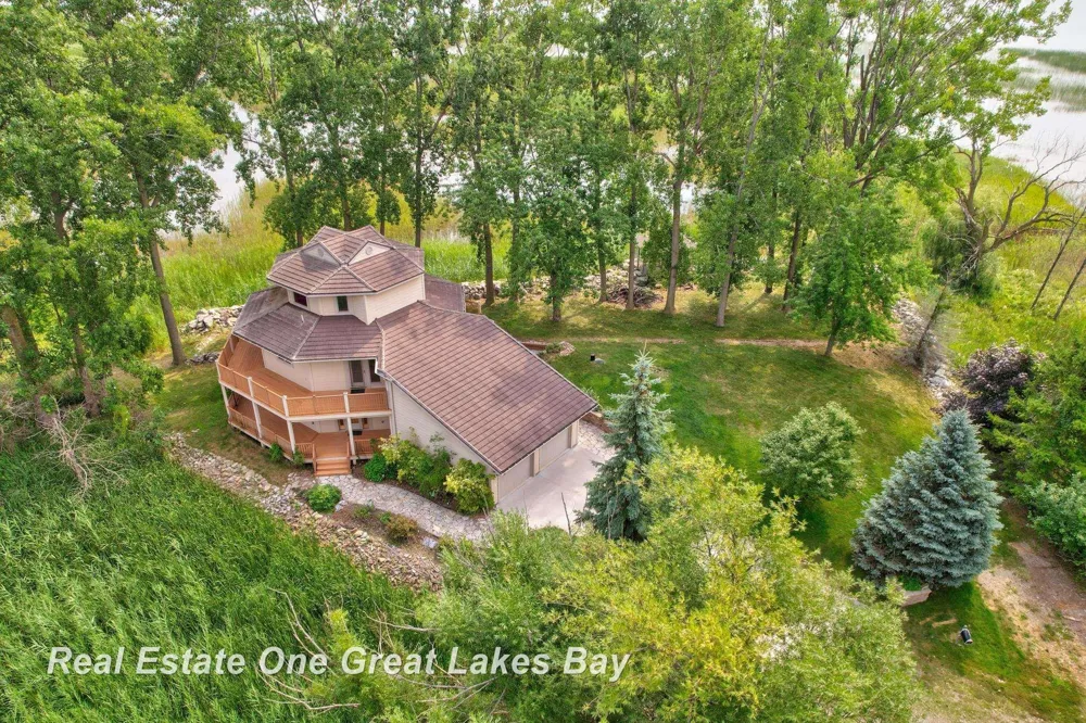 2180 Driftwood Road Standish Township, MI 48658