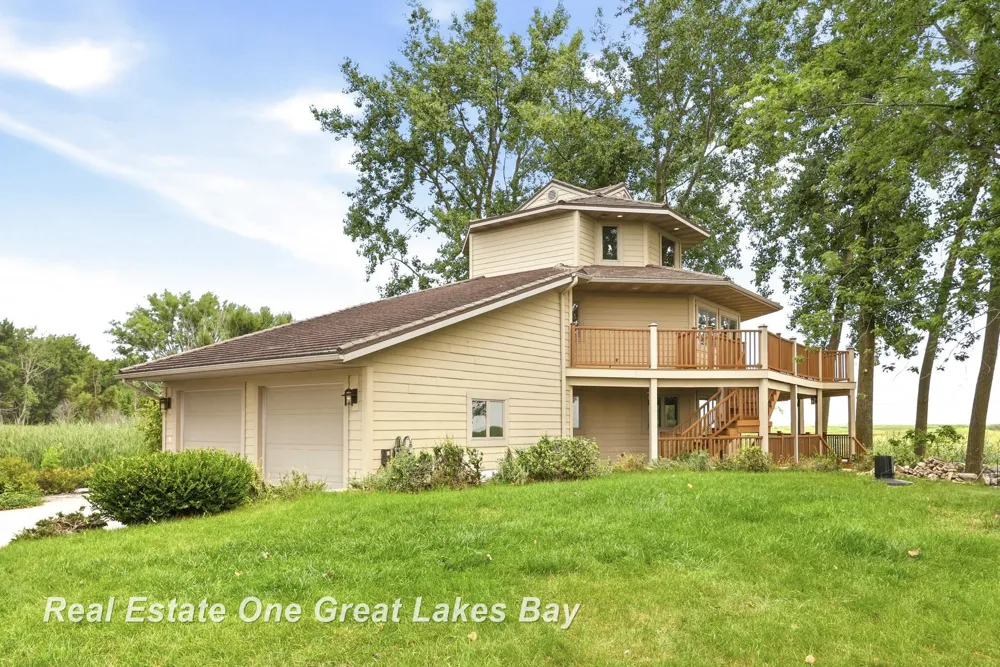 2180 Driftwood Road Standish Township, MI 48658