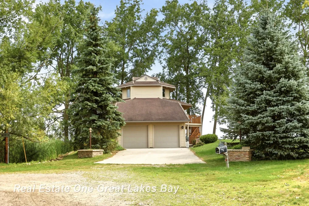 2180 Driftwood Road Standish Township, MI 48658