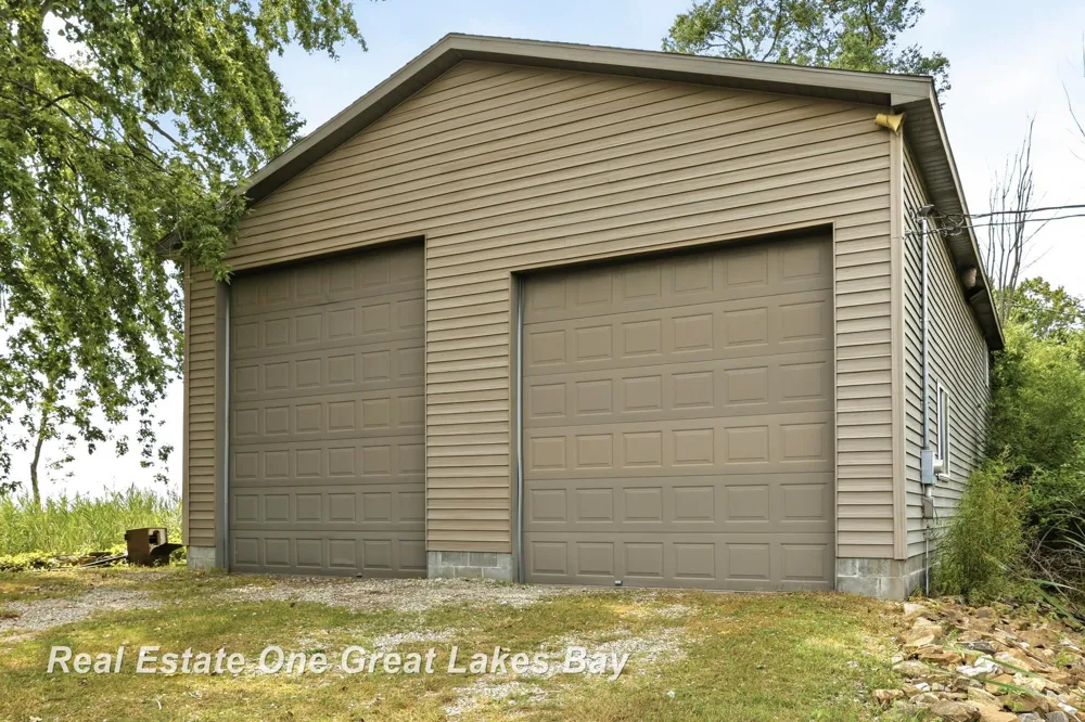 2180 Driftwood Road Standish Township, MI 48658