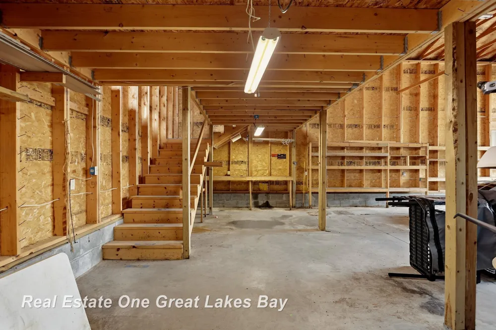 2180 Driftwood Road Standish Township, MI 48658