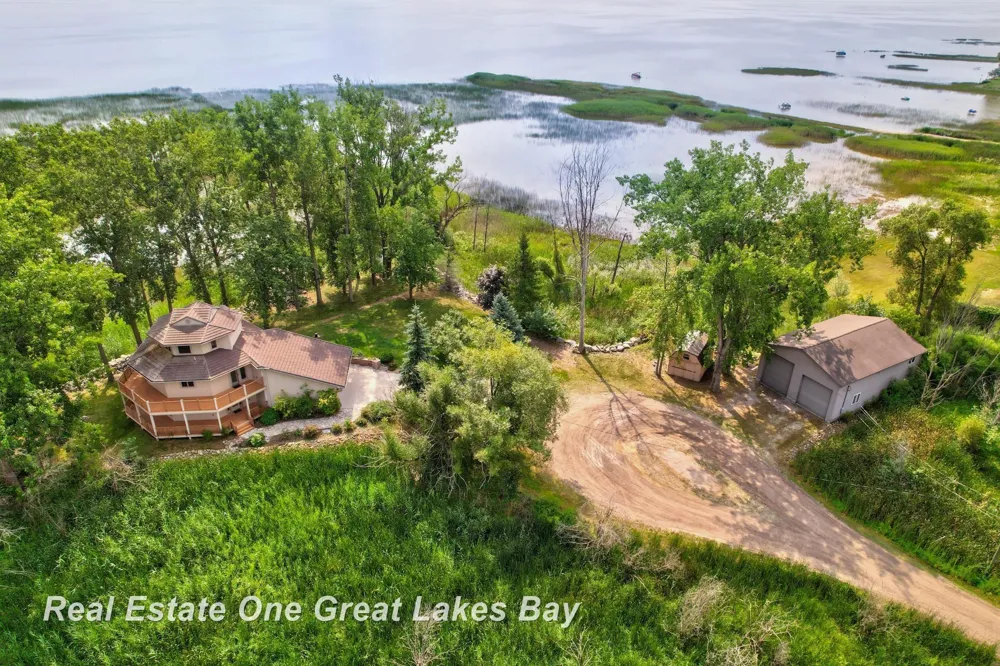 2180 Driftwood Road Standish Township, MI 48658