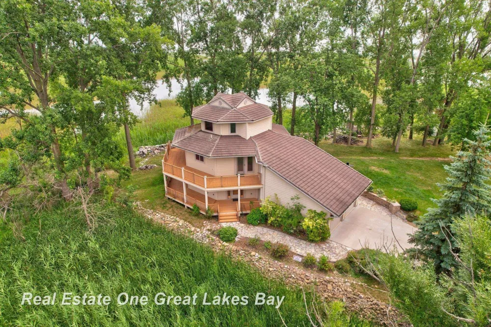 2180 Driftwood Road Standish Township, MI 48658