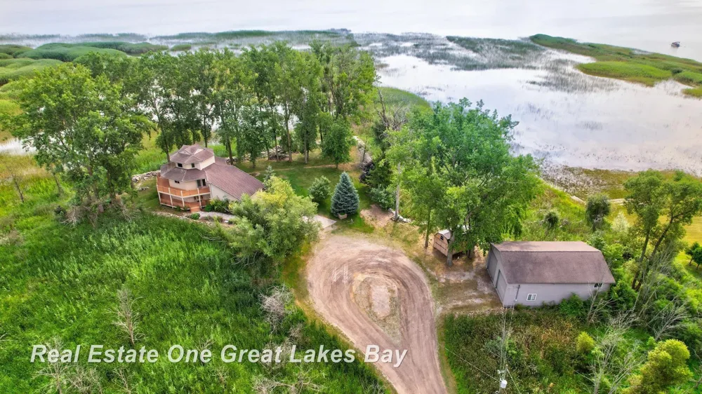 2180 Driftwood Road Standish Township, MI 48658