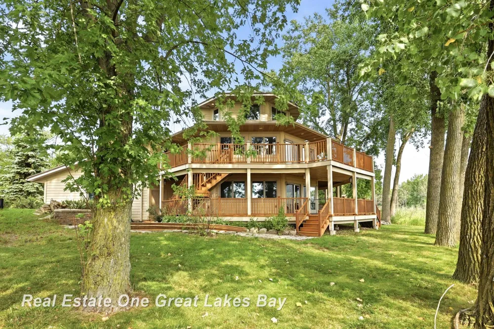 2180 Driftwood Road Standish Township, MI 48658