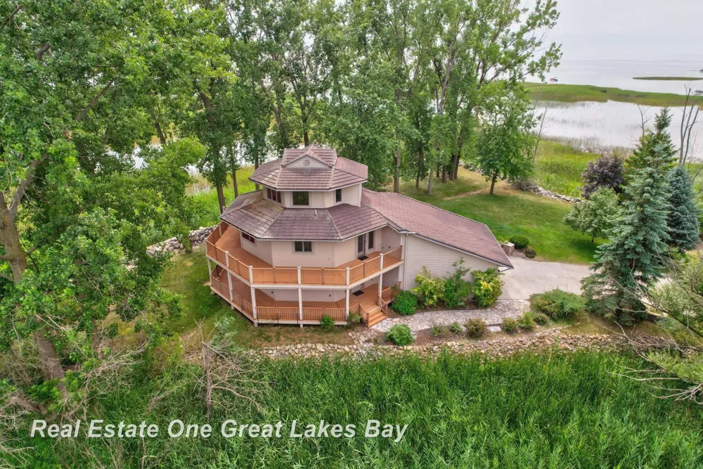 2180 Driftwood Road Standish Township, MI 48658