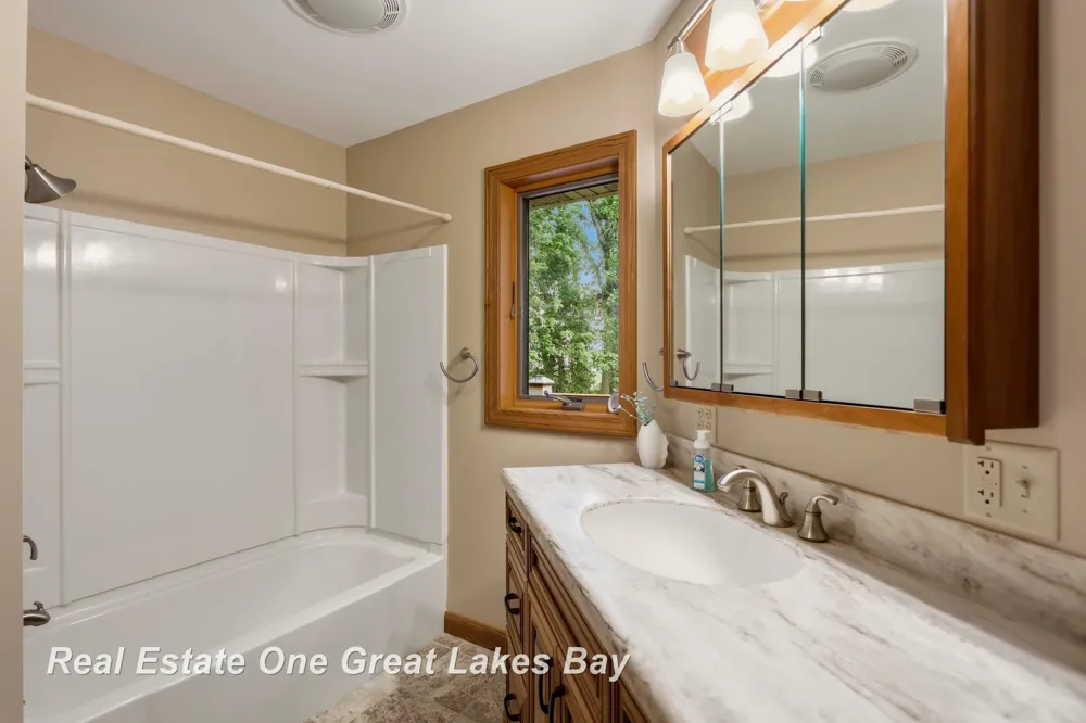2180 Driftwood Road Standish Township, MI 48658
