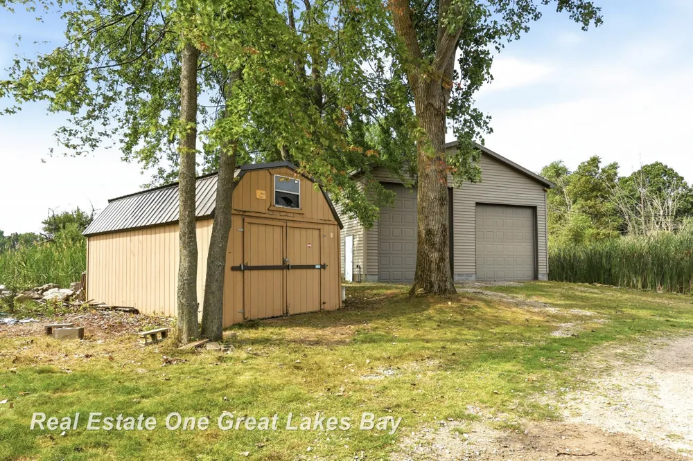 2180 Driftwood Road Standish Township, MI 48658