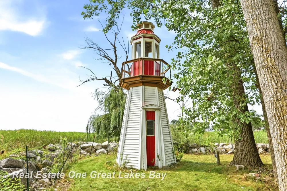 2180 Driftwood Road Standish Township, MI 48658