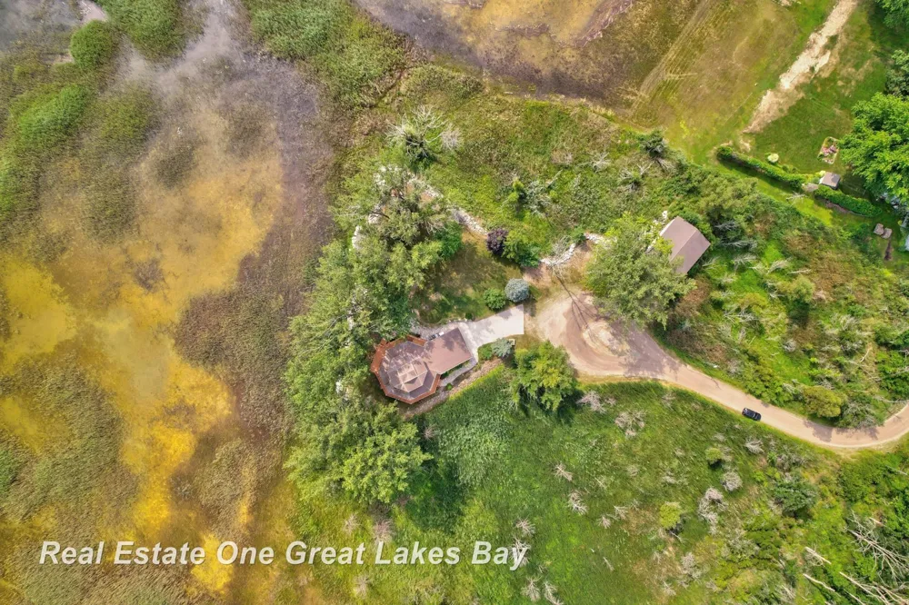 2180 Driftwood Road Standish Township, MI 48658