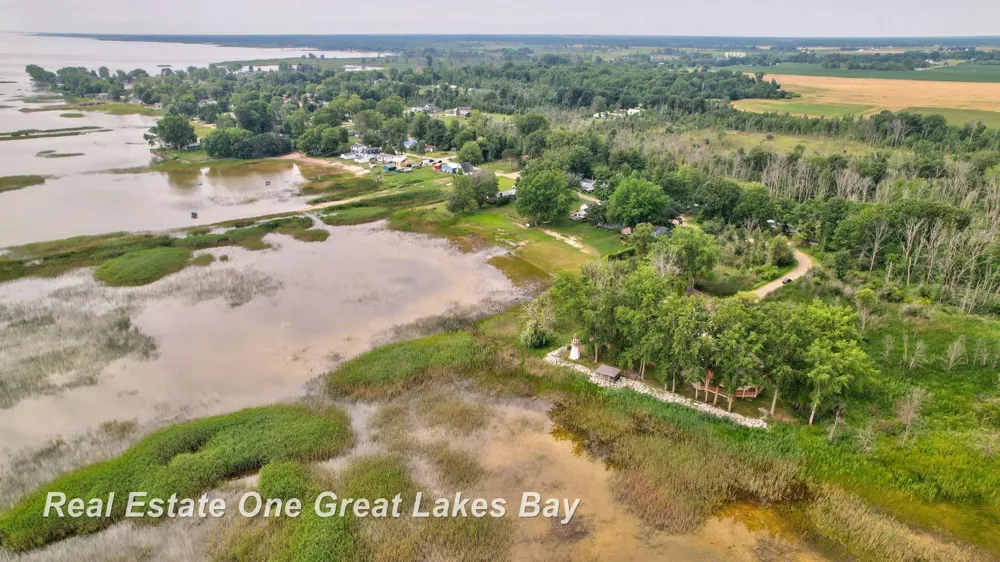 2180 Driftwood Road Standish Township, MI 48658