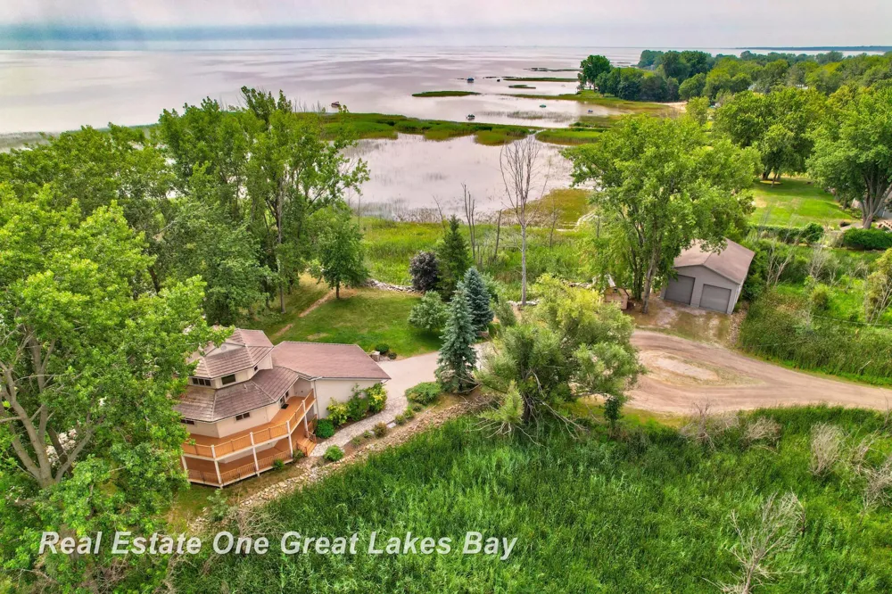 2180 Driftwood Road Standish Township, MI 48658