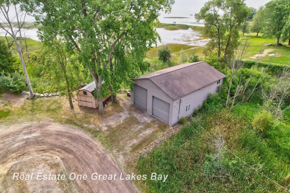2180 Driftwood Road Standish Township, MI 48658