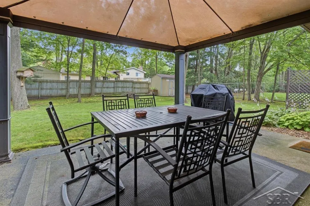 5801 Lamplighter Lane Midland City, MI 48642