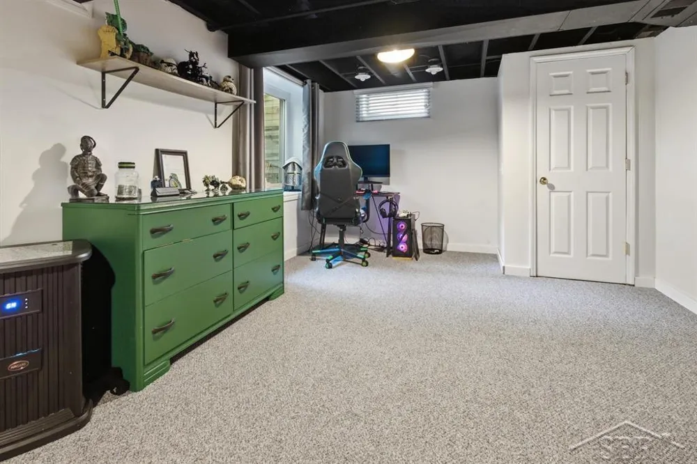 5801 Lamplighter Lane Midland City, MI 48642
