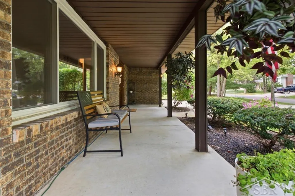 5801 Lamplighter Lane Midland City, MI 48642