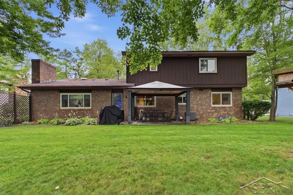 5801 Lamplighter Lane Midland City, MI 48642