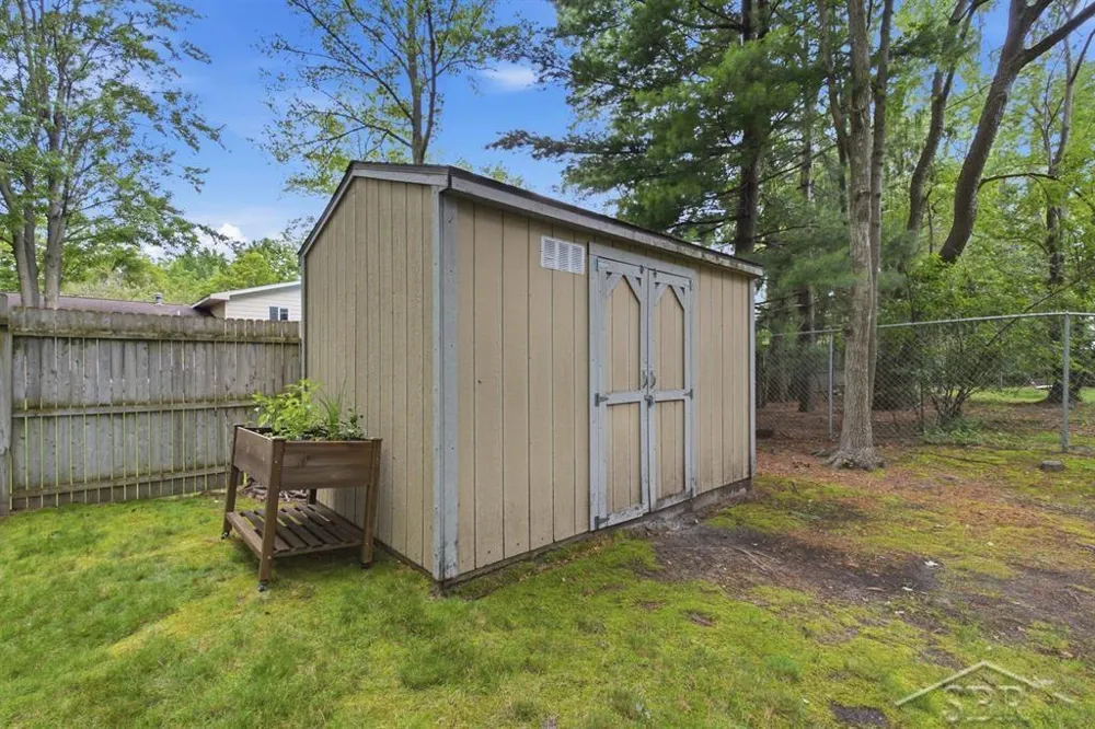 5801 Lamplighter Lane Midland City, MI 48642