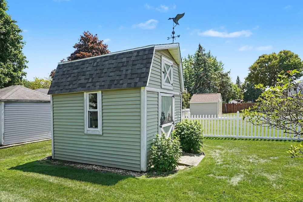 3166 Columbine Drive Saginaw Charter Township, MI 48603