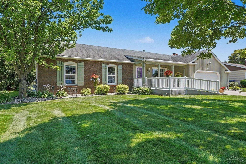 3166 Columbine Drive Saginaw Charter Township, MI 48603
