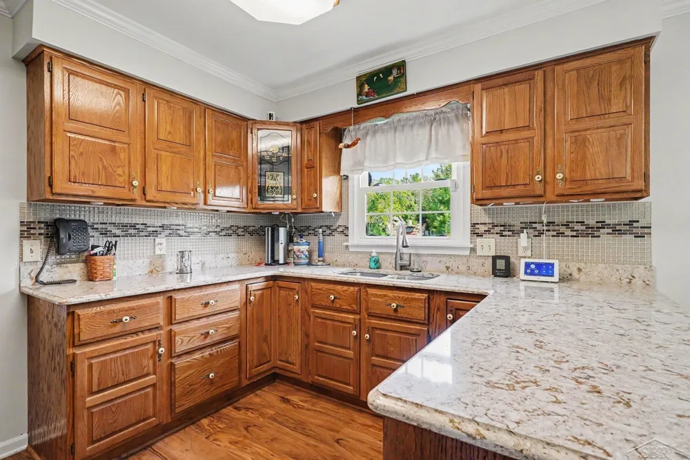 3166 Columbine Drive Saginaw Charter Township, MI 48603
