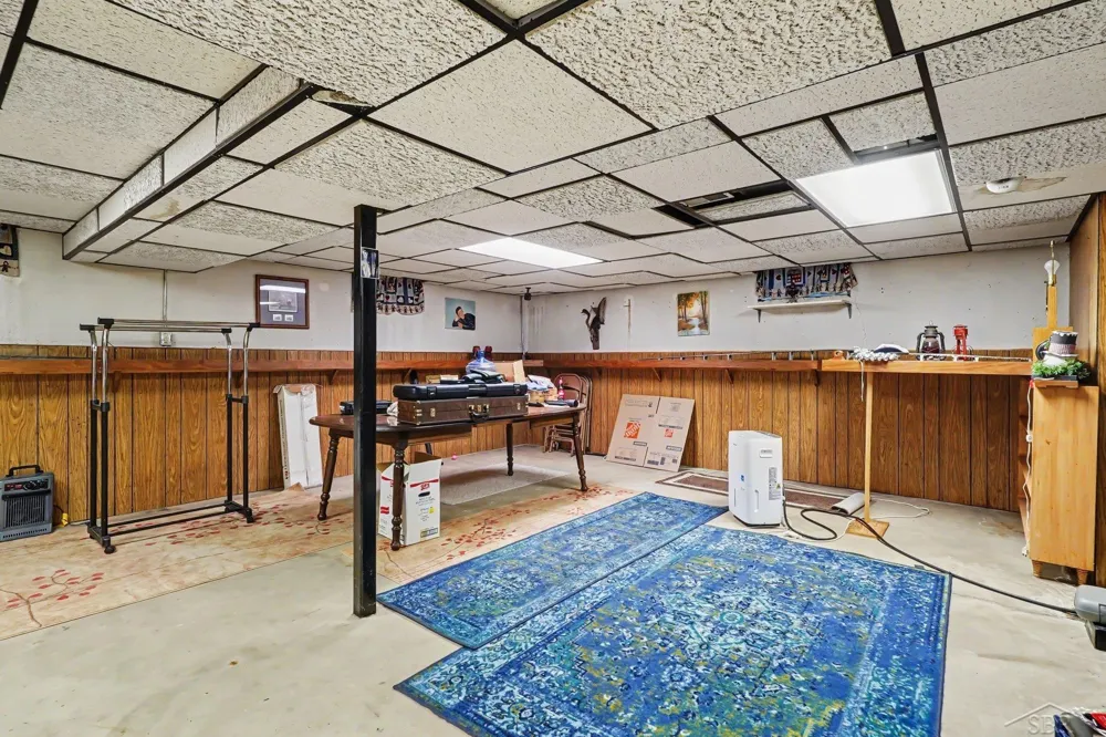 3166 Columbine Drive Saginaw Charter Township, MI 48603