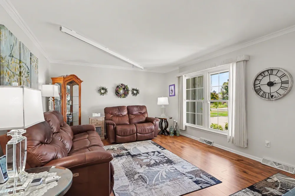 3166 Columbine Drive Saginaw Charter Township, MI 48603