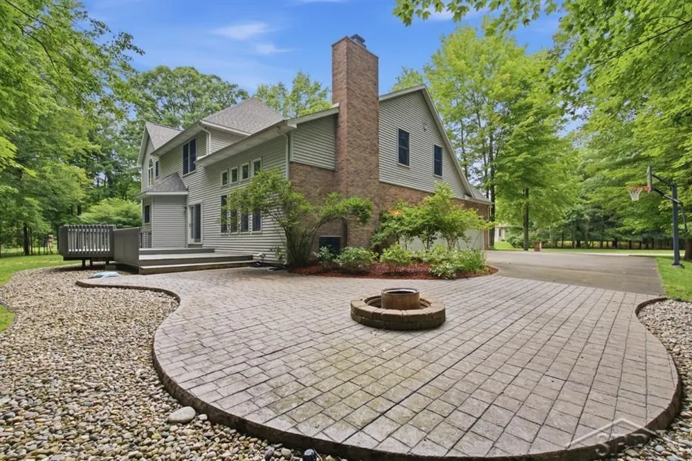 2266 Mockingbird Lane Larkin Charter Township, MI 48642