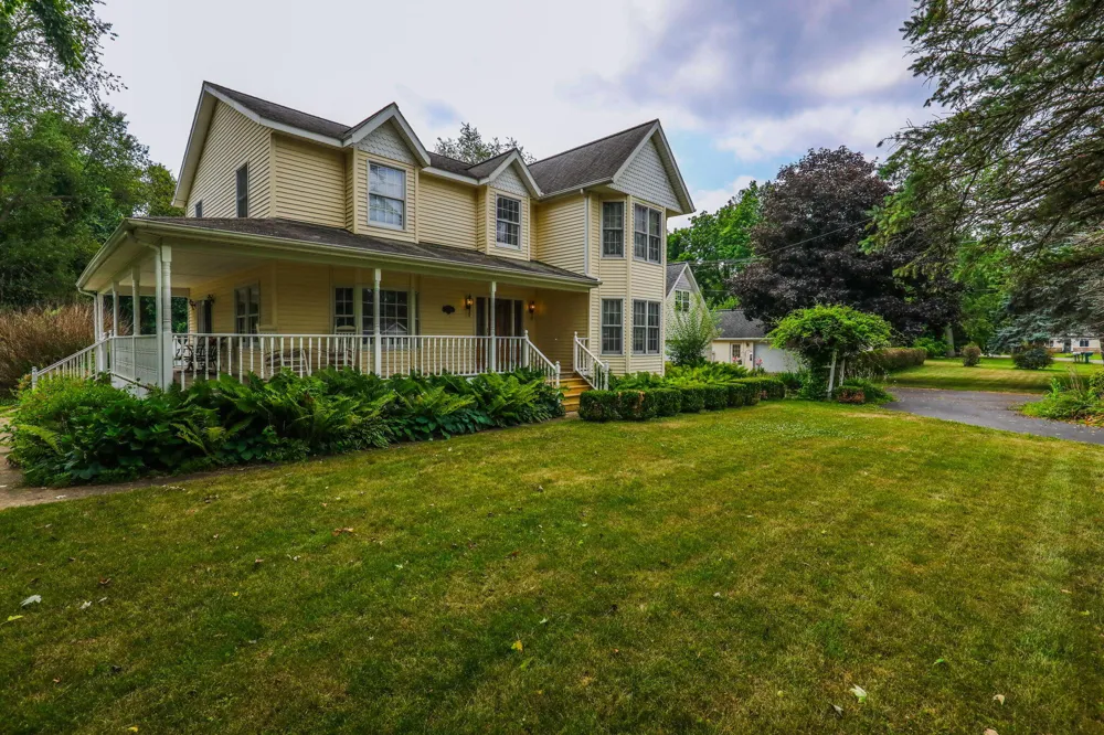 4961 Beechwood Drive Hope Township, MI 49046