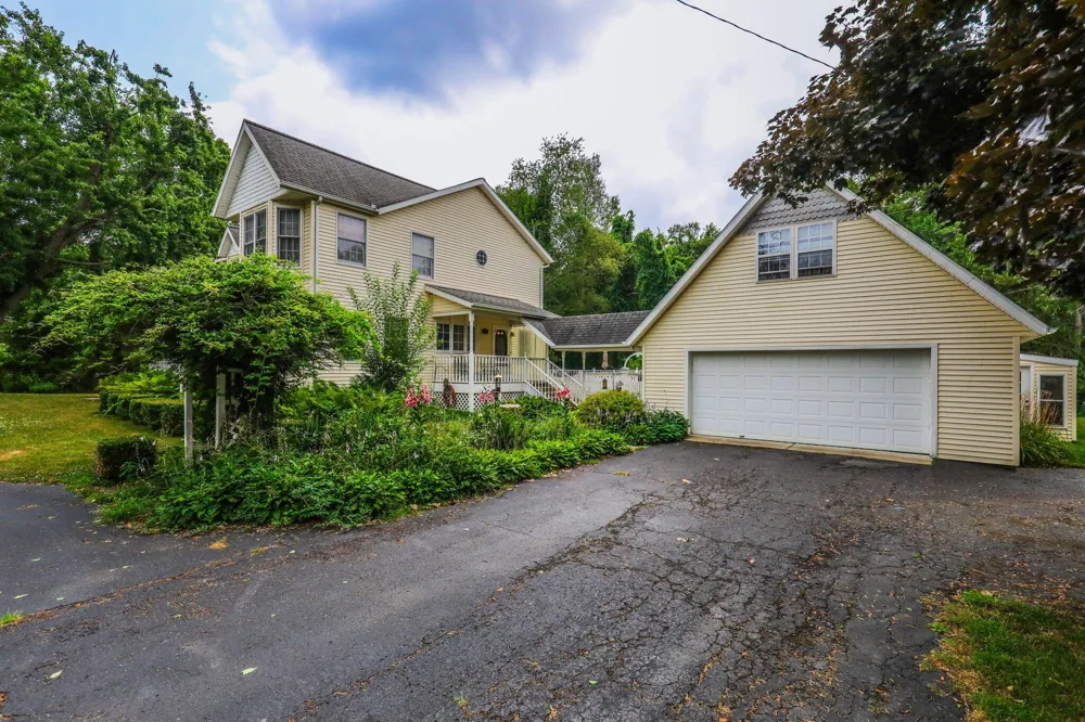 4961 Beechwood Drive Hope Township, MI 49046