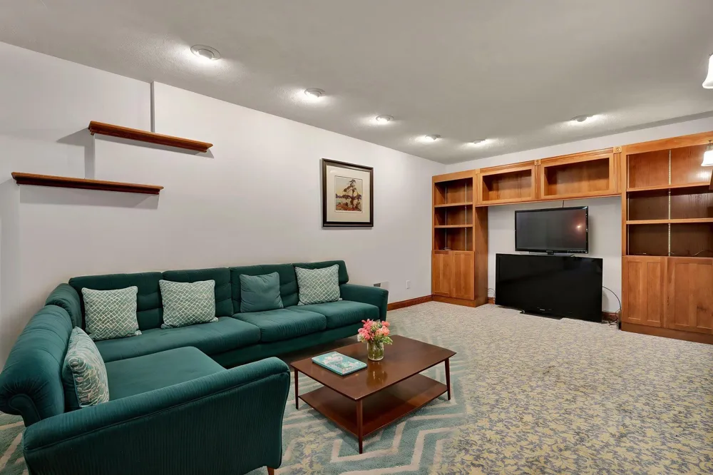 4961 Beechwood Drive Hope Township, MI 49046