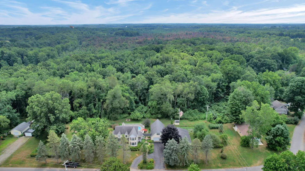 4961 Beechwood Drive Hope Township, MI 49046