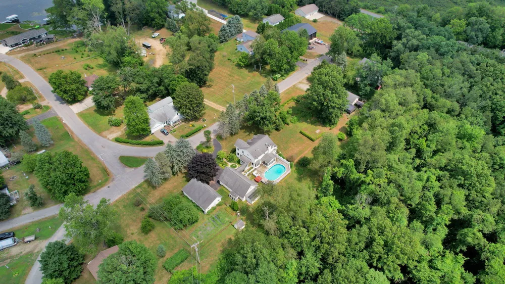 4961 Beechwood Drive Hope Township, MI 49046