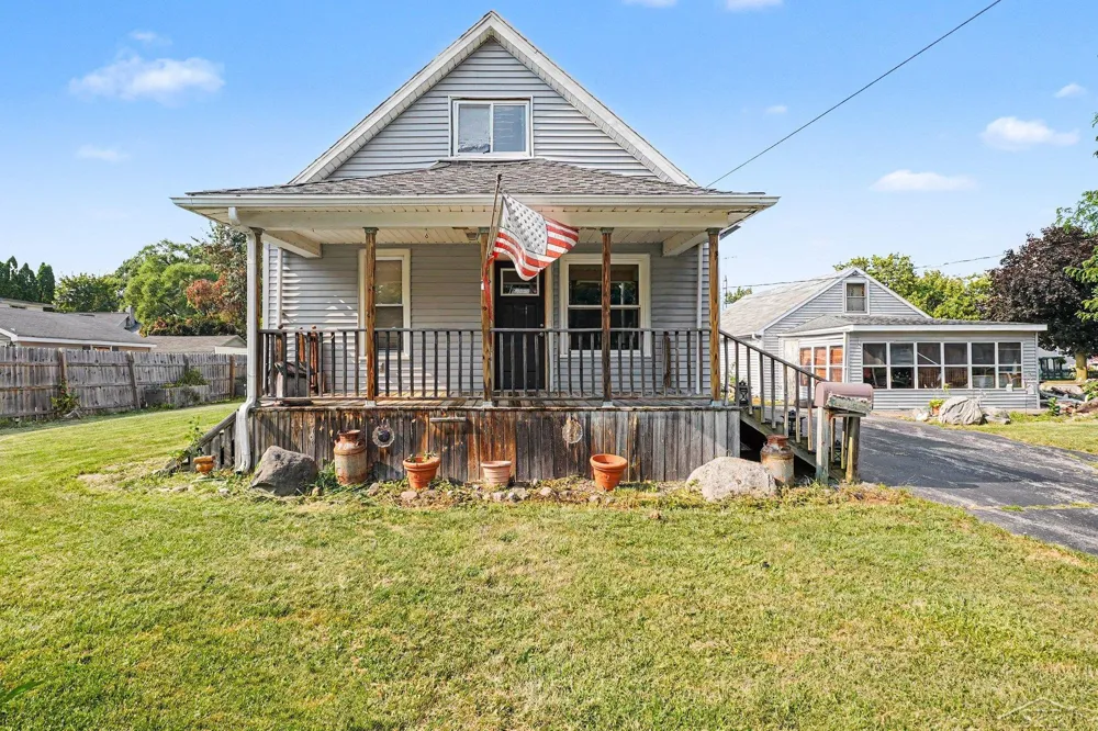 307 McGraw Street Bay City City, MI 48708