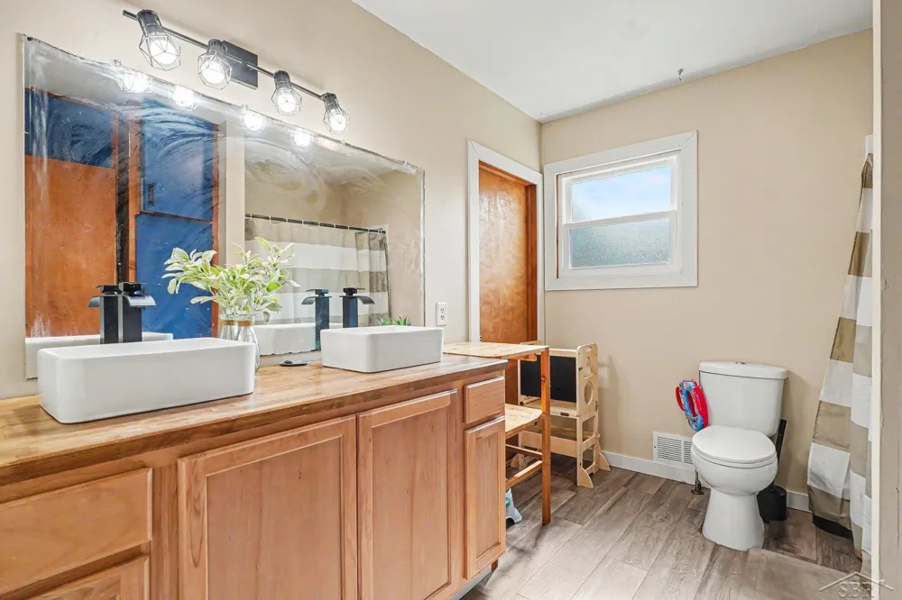 307 McGraw Street Bay City City, MI 48708