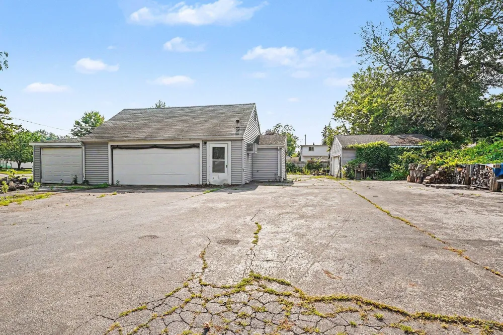 307 McGraw Street Bay City City, MI 48708