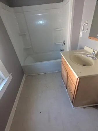 223 Woodlawn Avenue Lansing City, MI 48910